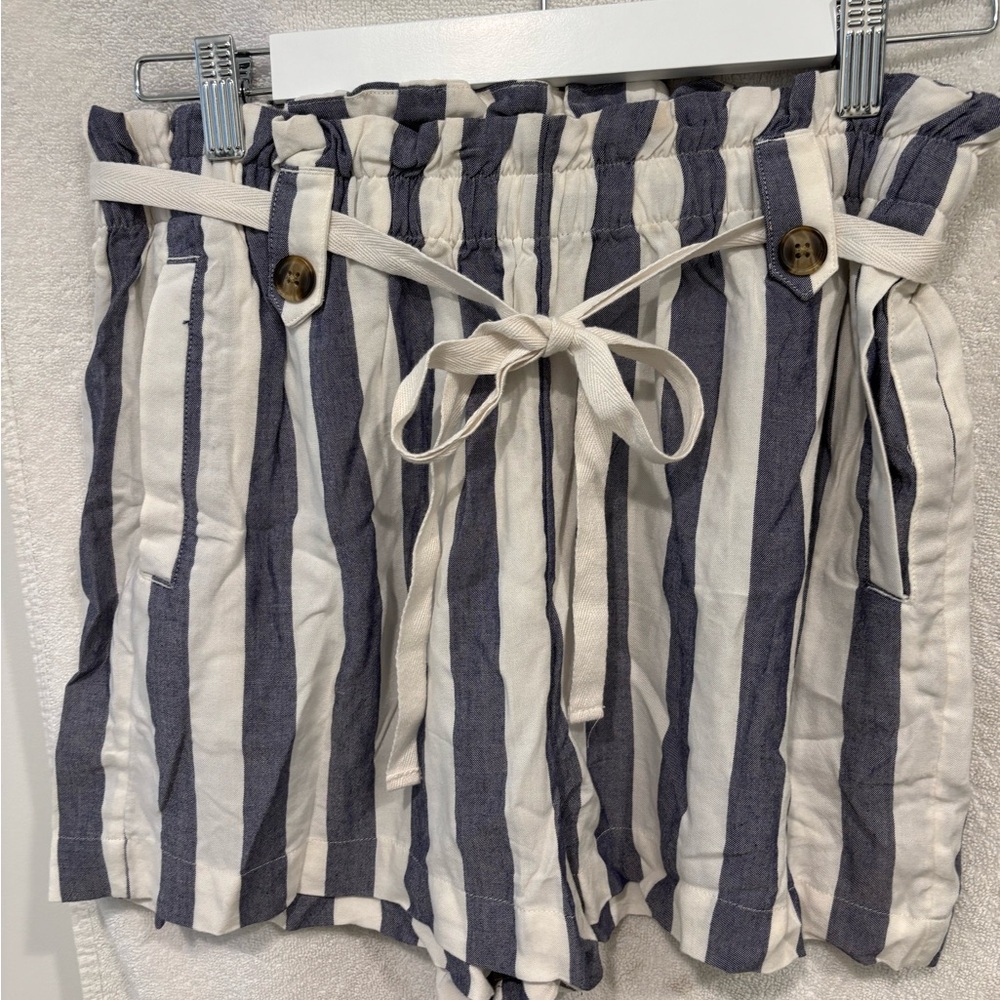 American Eagle Linen Shorts